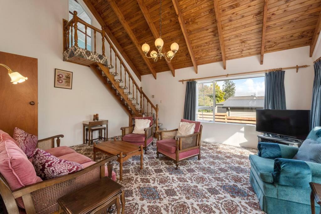 Charming Hideaway Villa Taupo Eksteriør billede